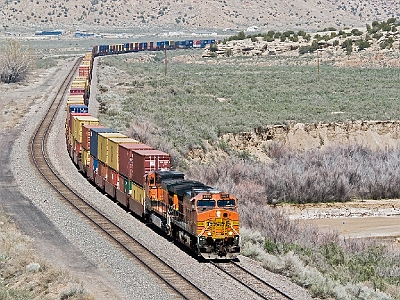 BNSF 4025 near Lupton, AZ on 18 April 2008.jpg